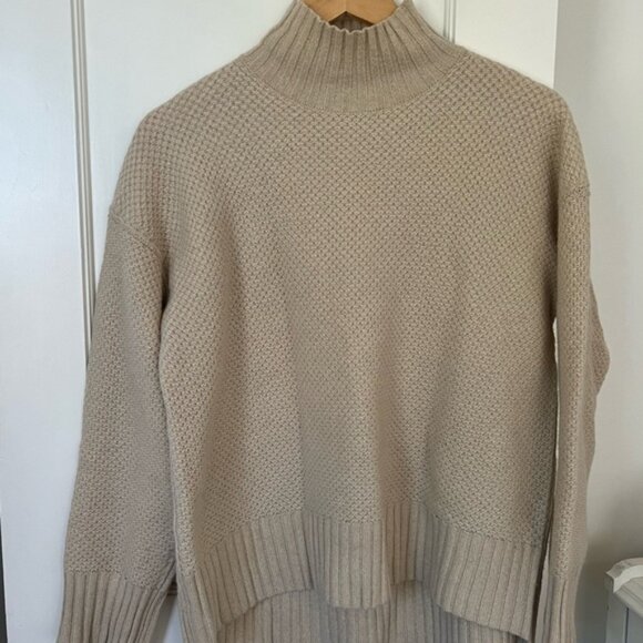 Everlane Cashmere Stroopwafel Turtleneck in Canvas, Size Small - Picture 1 of 3